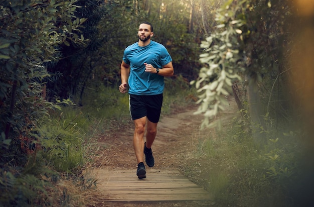 Consejos prácticos para aumentar tu energía al correr y disfrutar al máximo