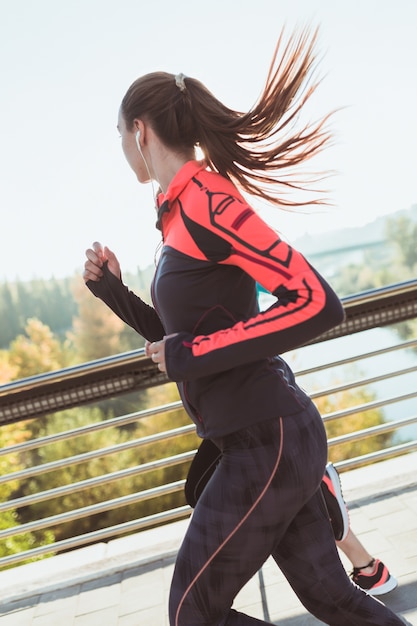 Consejos para correr sin haber comido y mantener tu energía durante el ejercicio